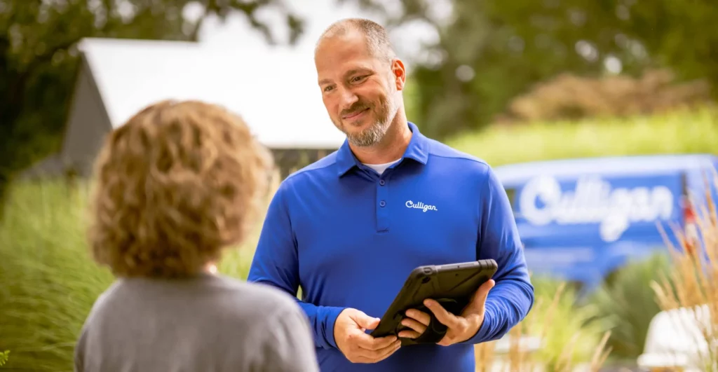 Outdoor_Rear-Door-Technician